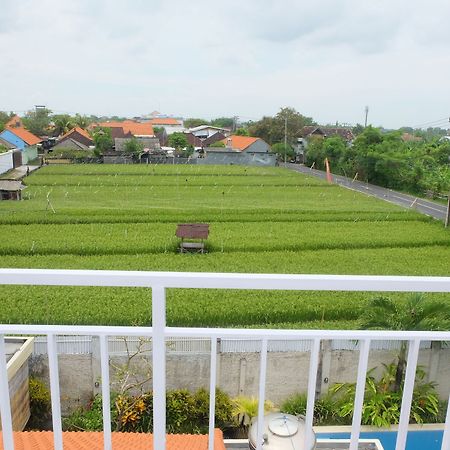 Surfers Dorm House Hotel Canggu  Bagian luar foto